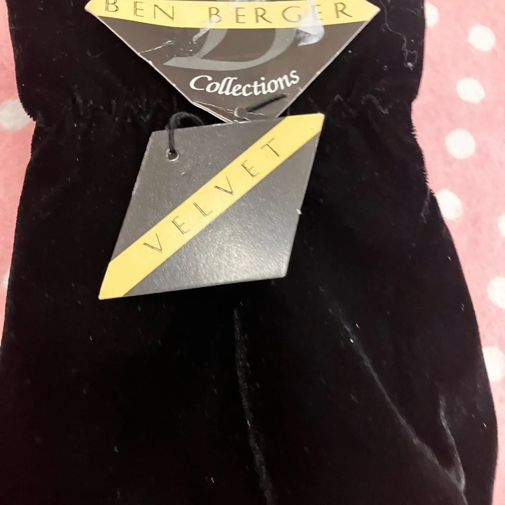 Black Velvet Gloves